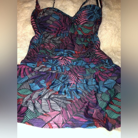 VENUS Multicolor Patterned One Piece Swimsuit - Picture 11 of 11